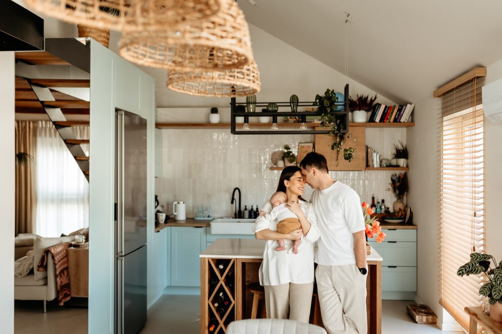 Sesja Kraków z noworodkiem - spokojne, czułe kadry rodzinne